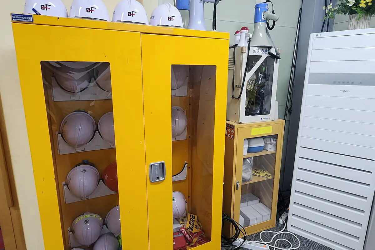 안산 상록구 경기안양시 사무실원상복구 고철중고설비최고가공제 현장 사진 1
